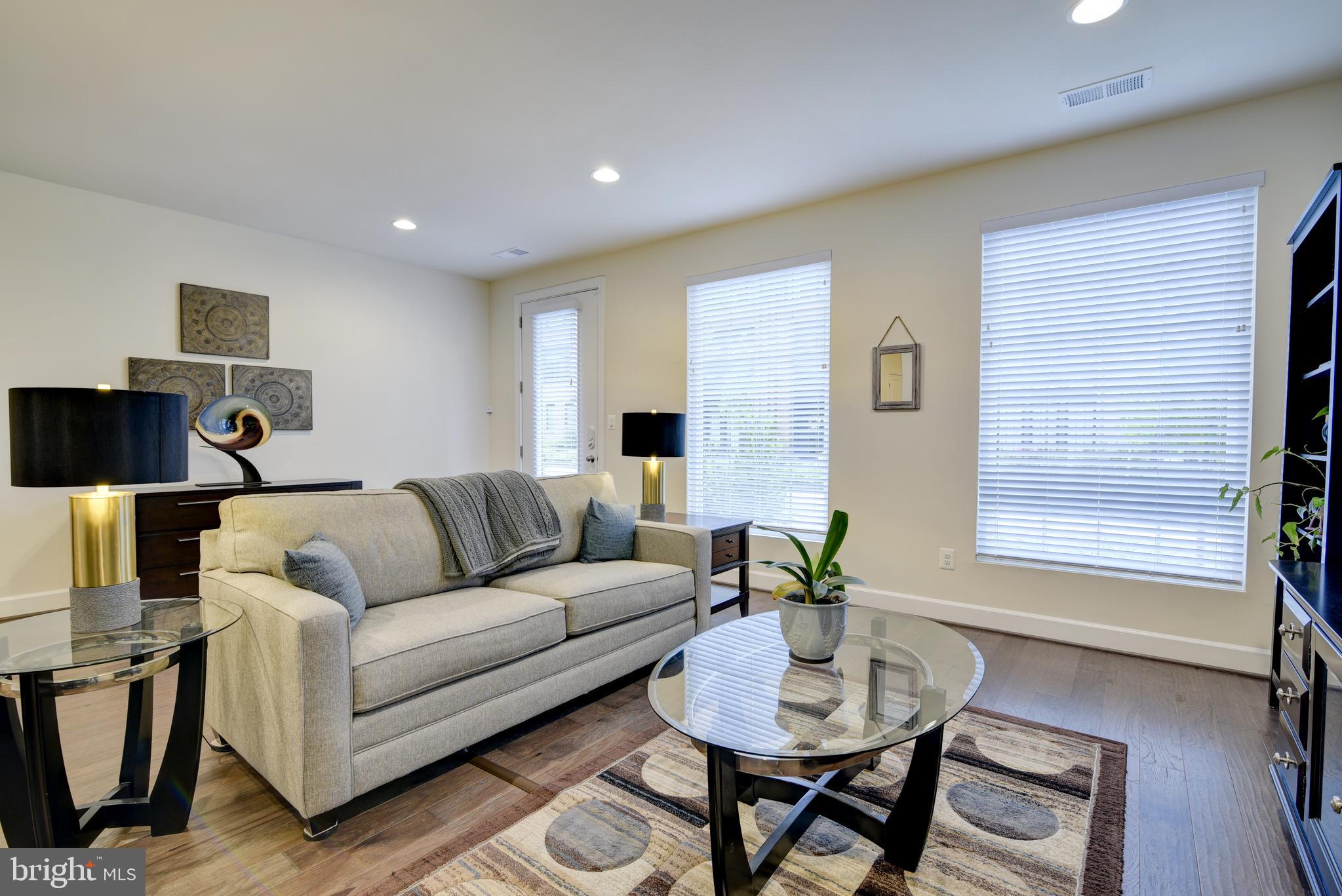 BRAMBLETON TOWN CENTER - Residential