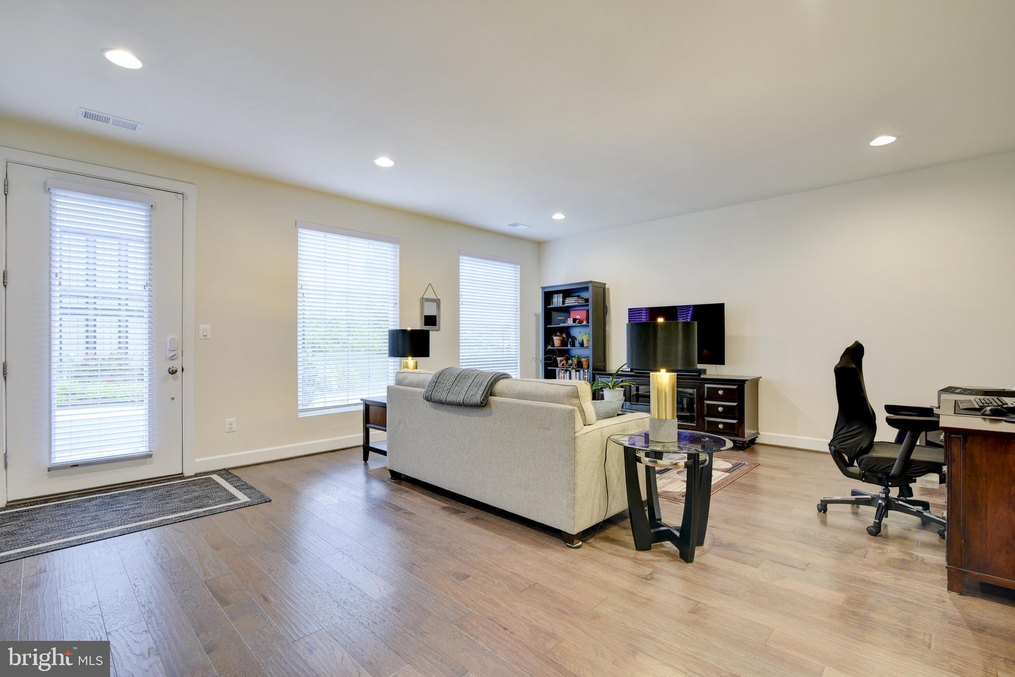 BRAMBLETON TOWN CENTER - Residential