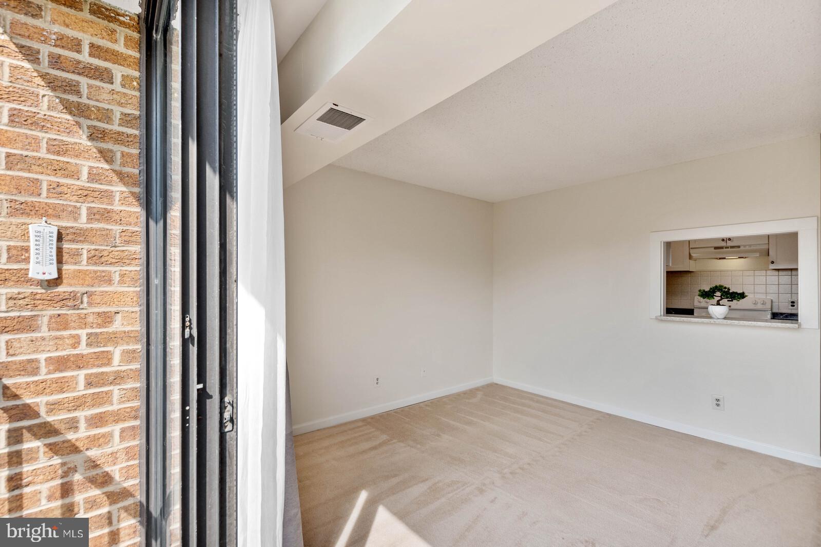 IDYLWOOD TOWERS - Residential