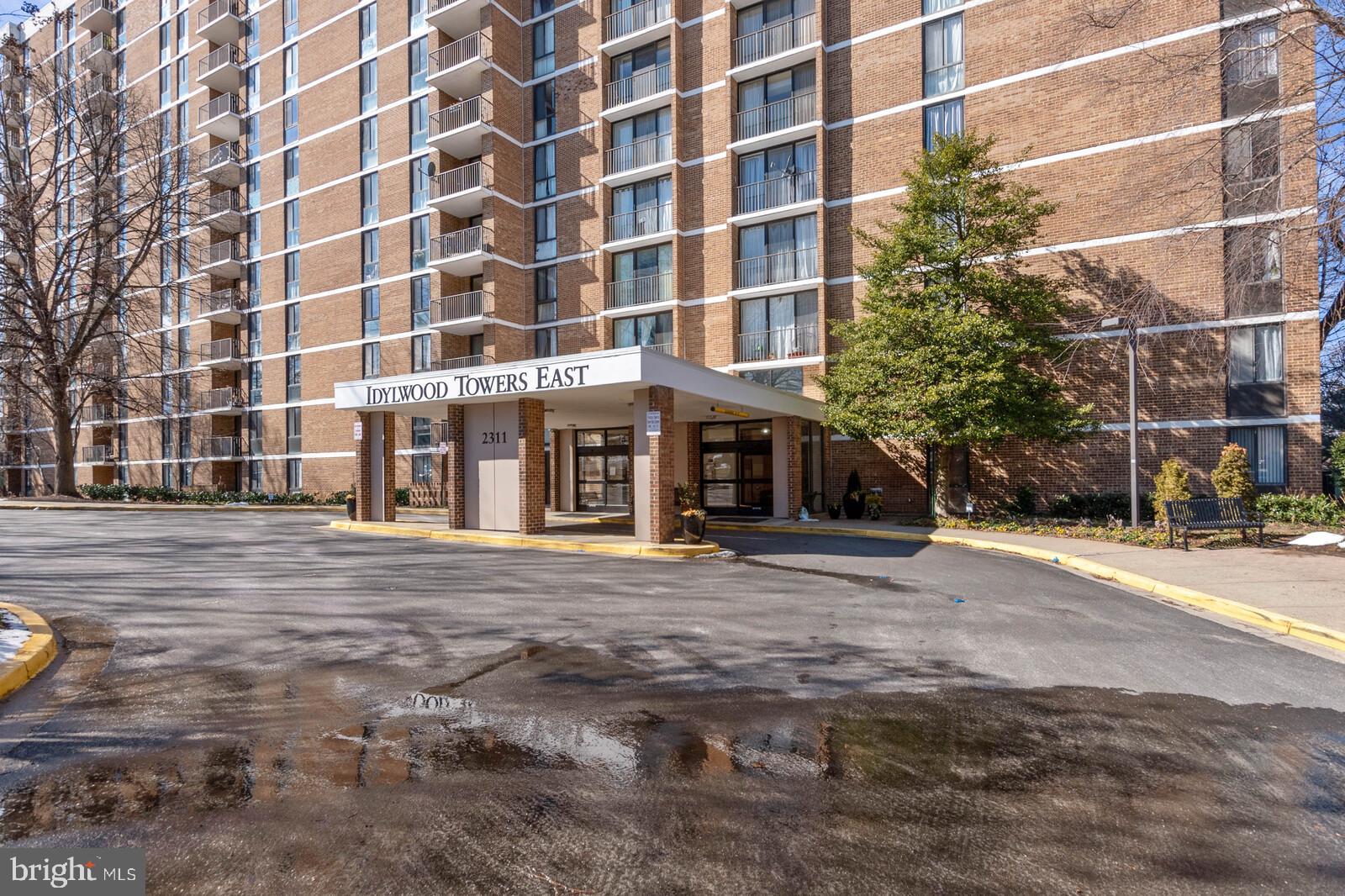 IDYLWOOD TOWERS - Residential