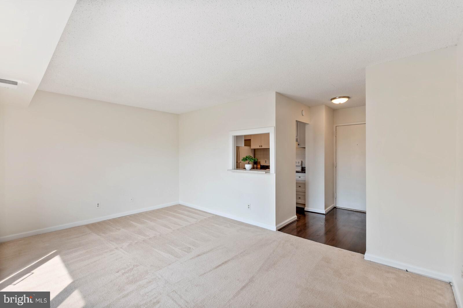 IDYLWOOD TOWERS - Residential