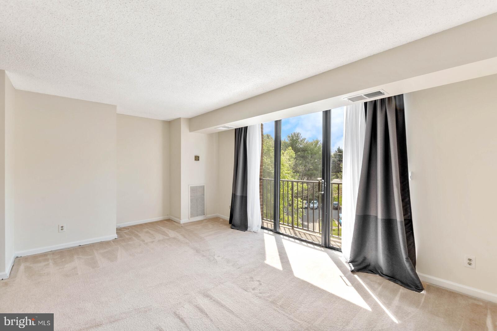 IDYLWOOD TOWERS - Residential