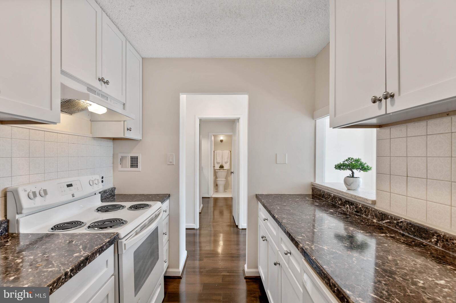 IDYLWOOD TOWERS - Residential