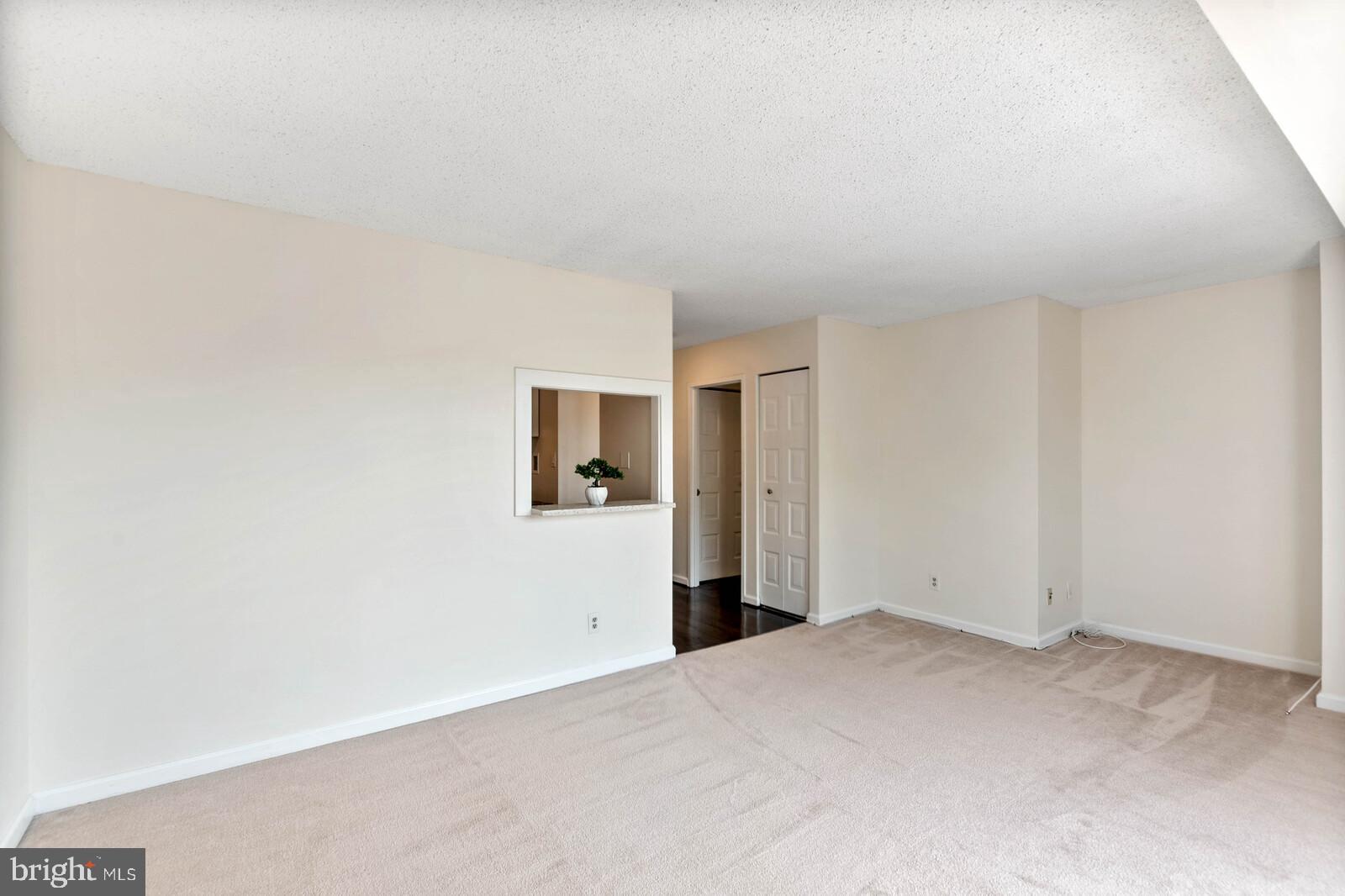 IDYLWOOD TOWERS - Residential