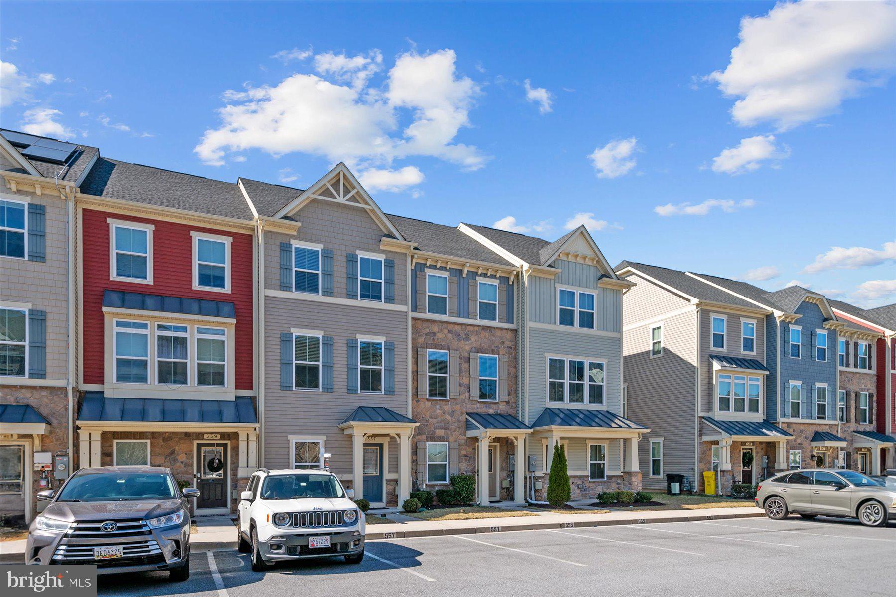 CREEKSIDE VILLAGE - Residential