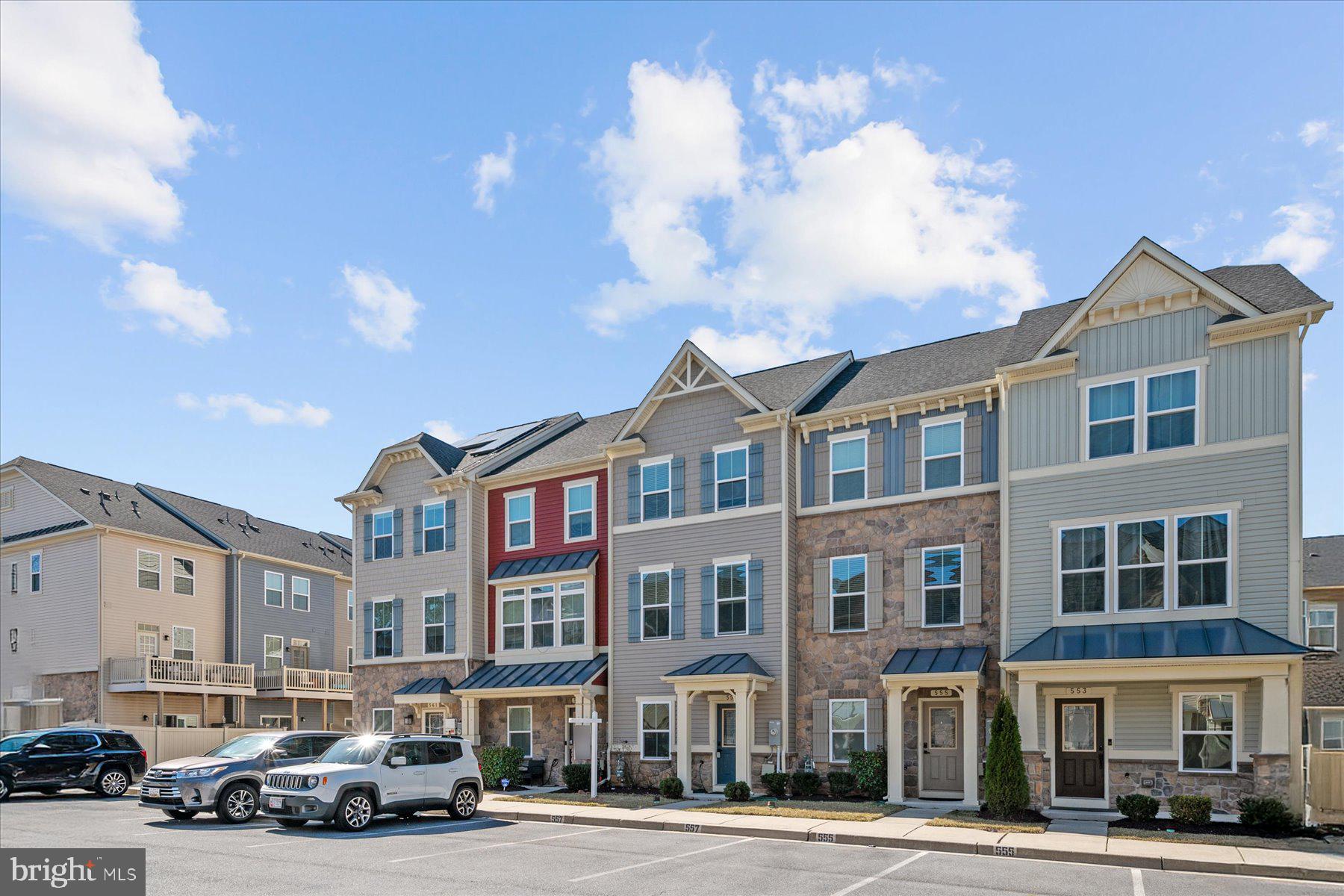 CREEKSIDE VILLAGE - Residential