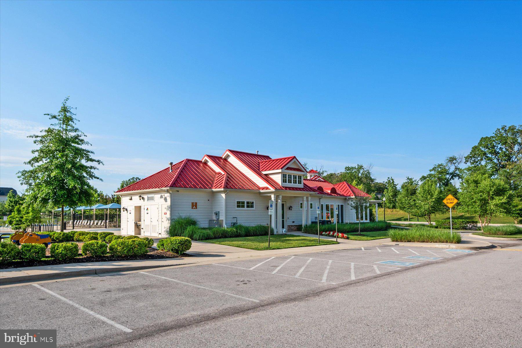 CREEKSIDE VILLAGE - Residential