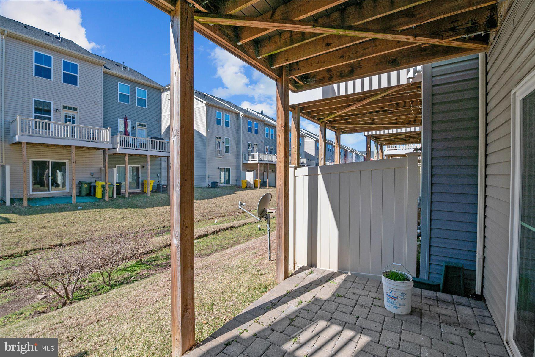 CREEKSIDE VILLAGE - Residential