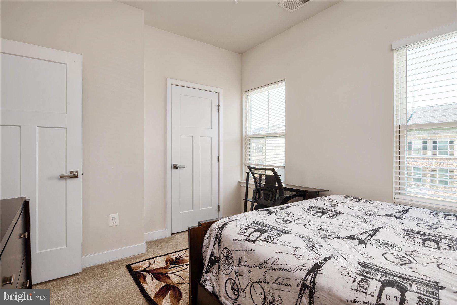 CREEKSIDE VILLAGE - Residential