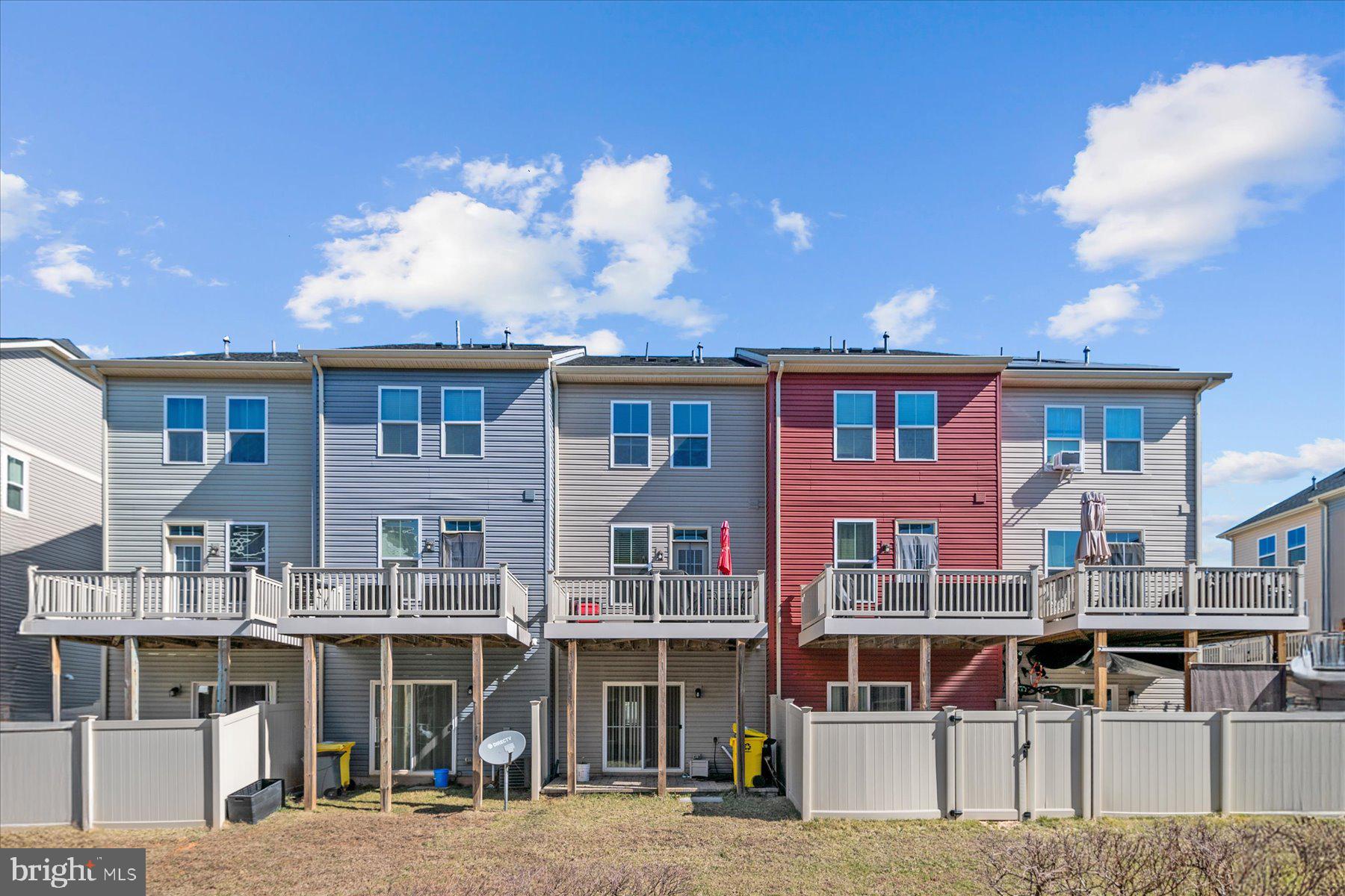 CREEKSIDE VILLAGE - Residential