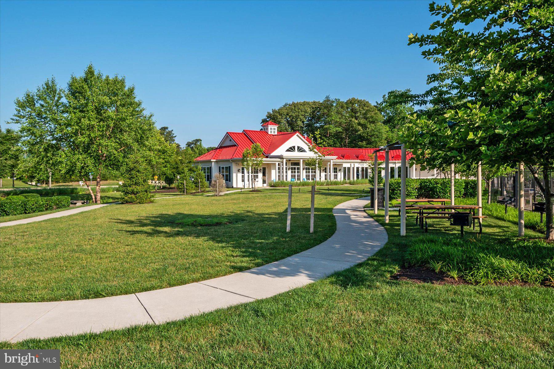 CREEKSIDE VILLAGE - Residential