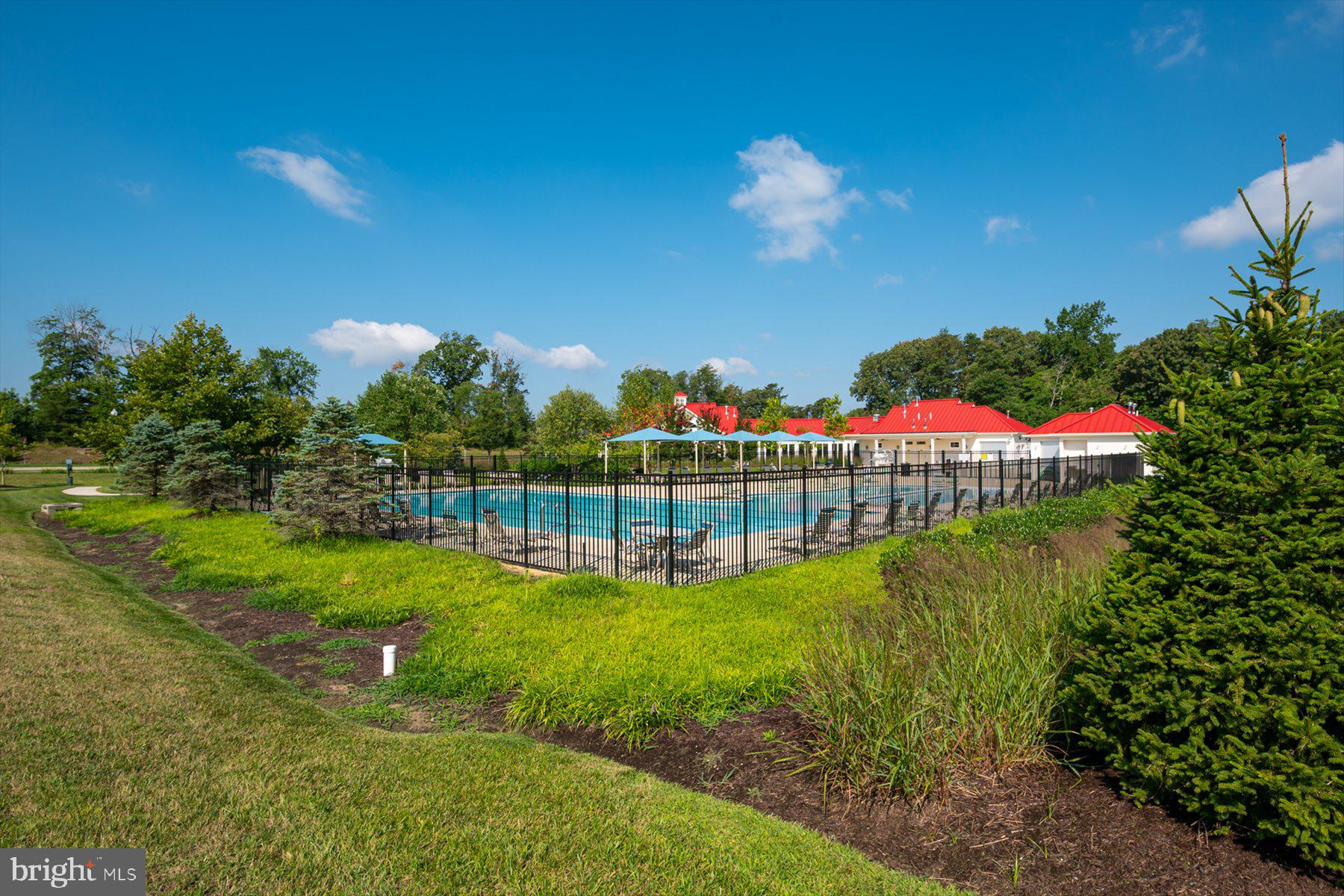 CREEKSIDE VILLAGE - Residential