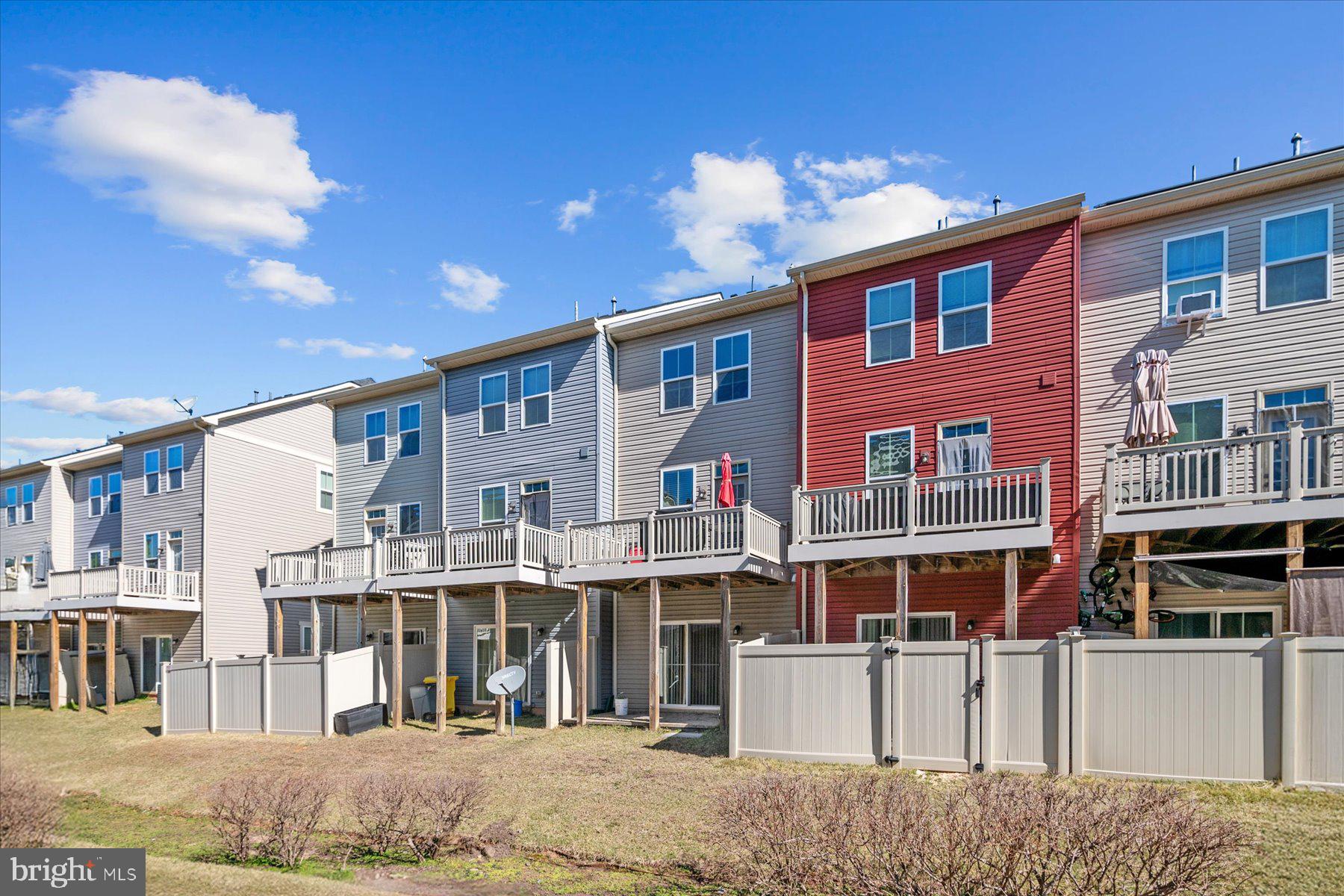 CREEKSIDE VILLAGE - Residential