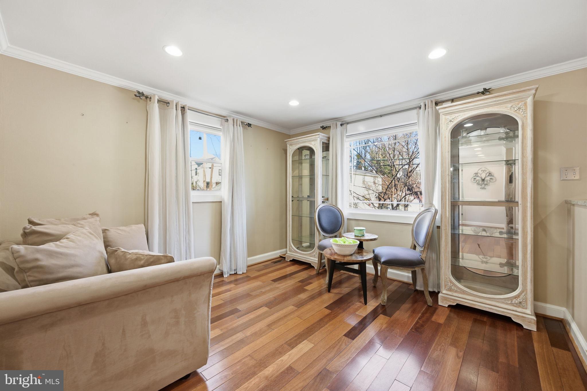 2022 S MONROE STREET S