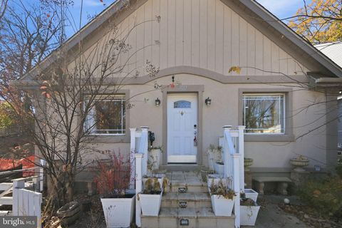 2022 S MONROE STREET S ARLINGTON VA 22204