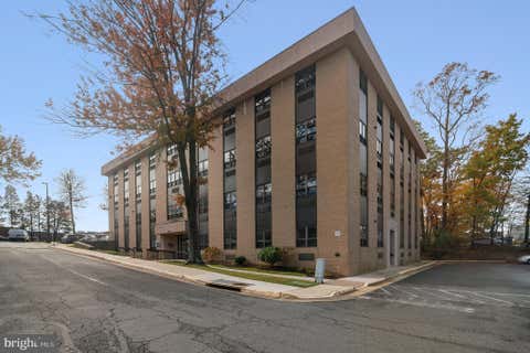 Photo of 8348 Traford Lane #301, SPRINGFIELD, VA 22152 (MLS # VAFX2334324)