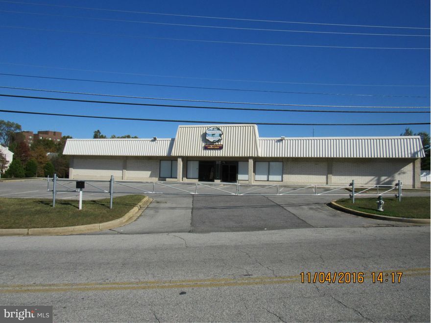 New Price! Motivated Seller.Located near freeway, presently utilized as Church facility. Facility has offices, classrooms, extra meeting rooms and more. Sanctuary seats 1200+ Church furniture, office furniture, audio, video recording equipment only conveys with full price offer. Parking lot is well lit, maintained & gated.