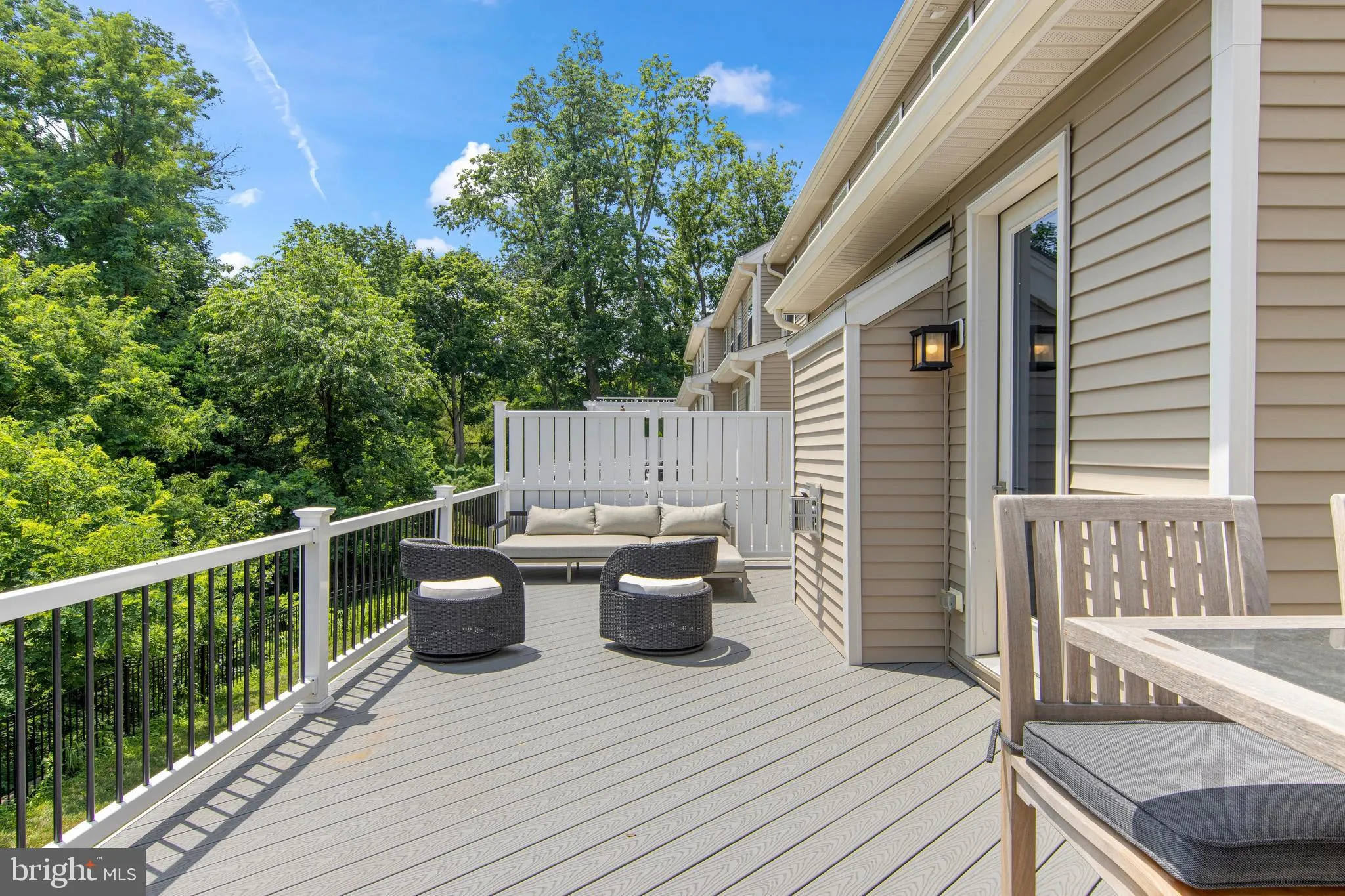 Media, Pennsylvania 19063, United States, 3 Bedrooms Bedrooms, ,4 BathroomsBathrooms,Residential,Pending,207527