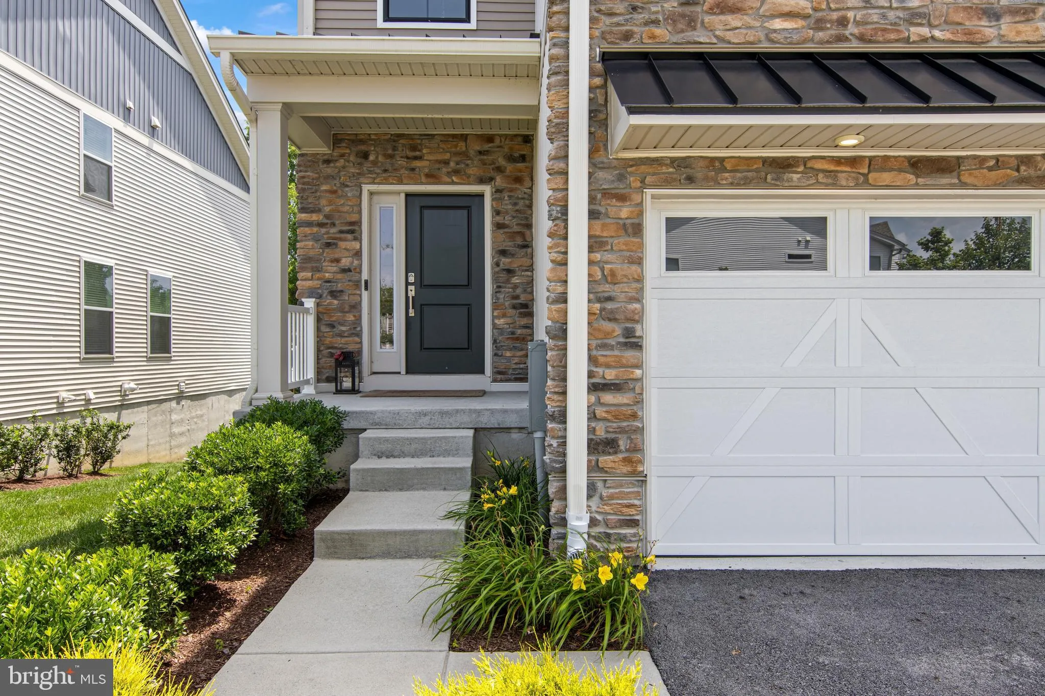 Media, Pennsylvania 19063, United States, 3 Bedrooms Bedrooms, ,4 BathroomsBathrooms,Residential,Pending,207527