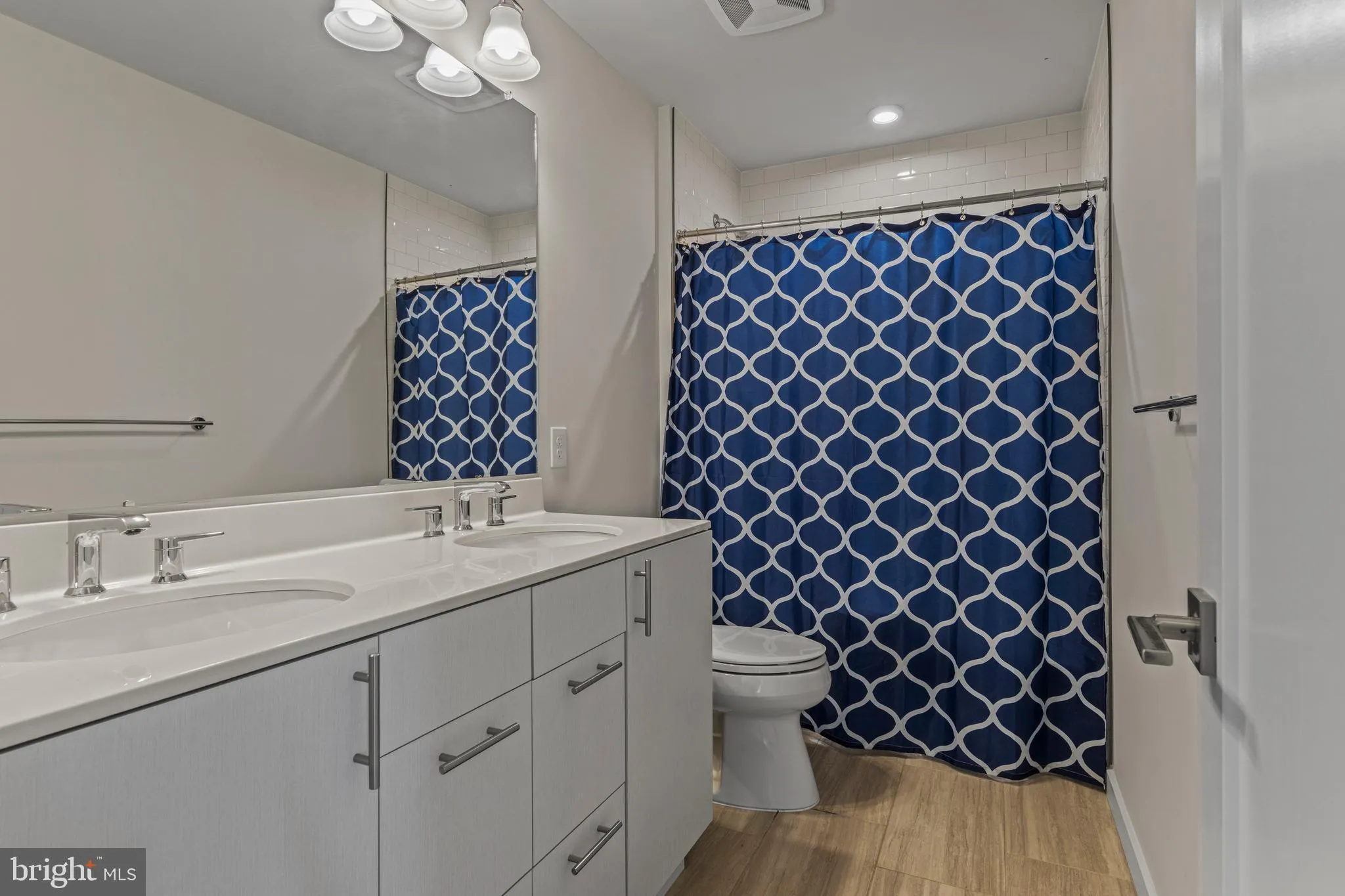 Media, Pennsylvania 19063, United States, 3 Bedrooms Bedrooms, ,4 BathroomsBathrooms,Residential,Pending,207527