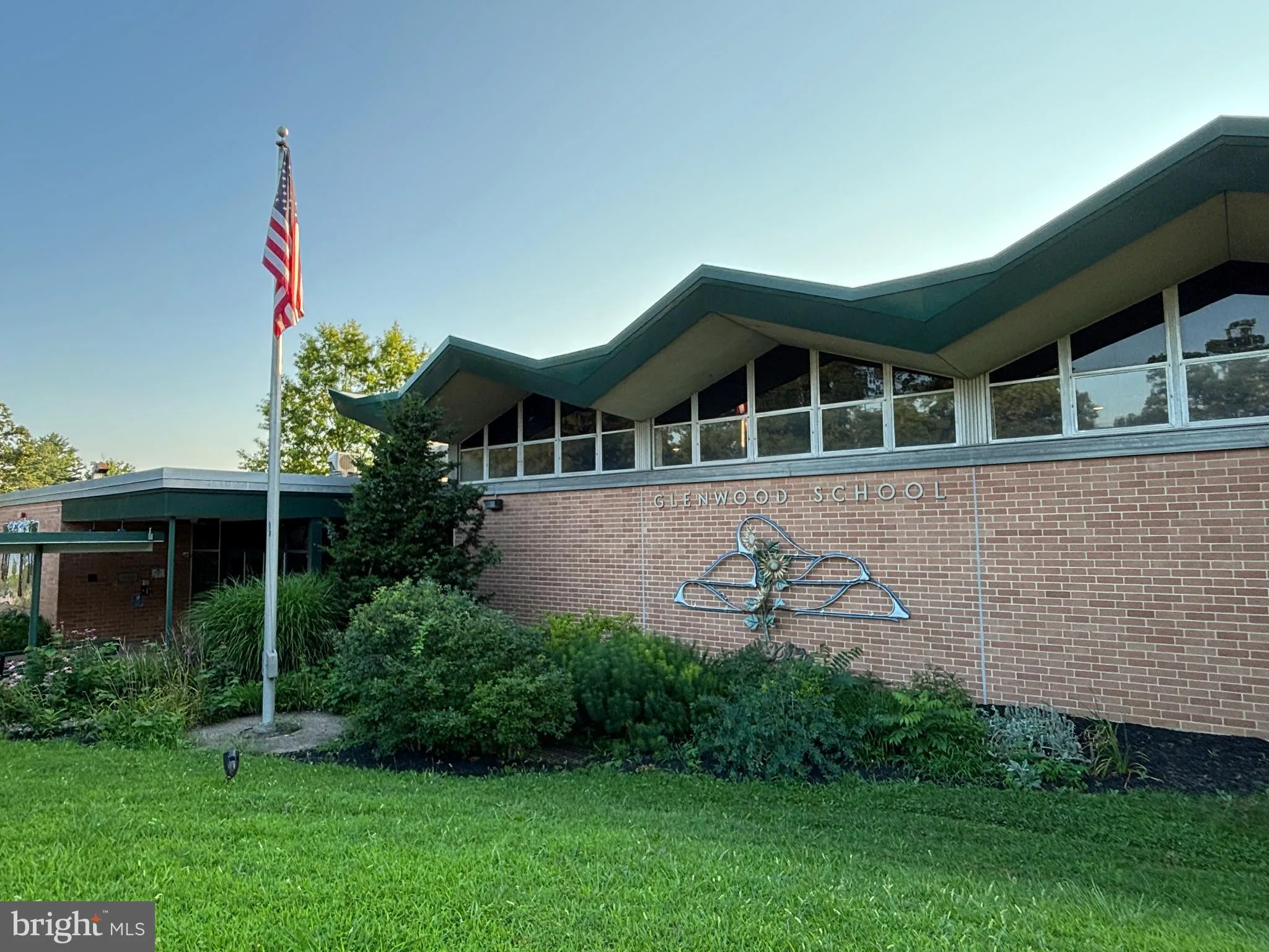 Media, Pennsylvania 19063, United States, 3 Bedrooms Bedrooms, ,4 BathroomsBathrooms,Residential,Pending,207527