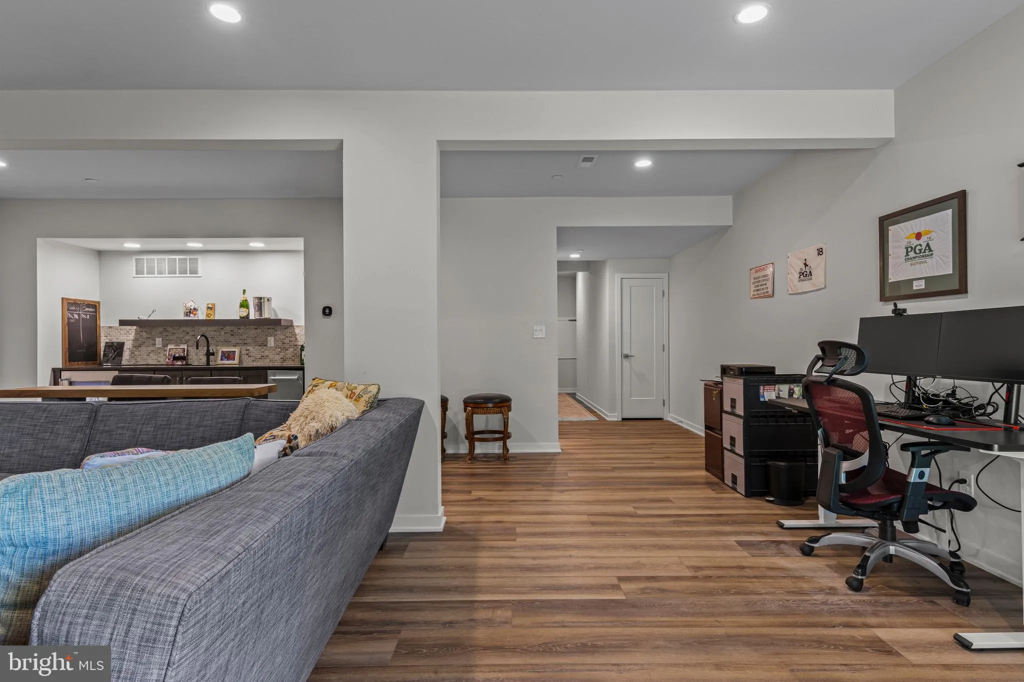 Media, Pennsylvania 19063, United States, 3 Bedrooms Bedrooms, ,4 BathroomsBathrooms,Residential,Pending,207527