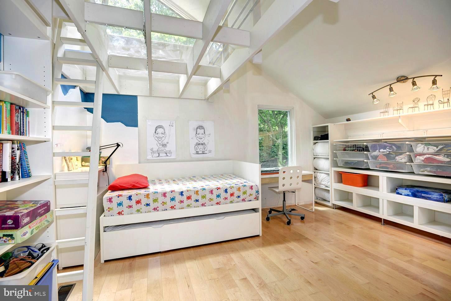 CHEVY CHASE - Residential