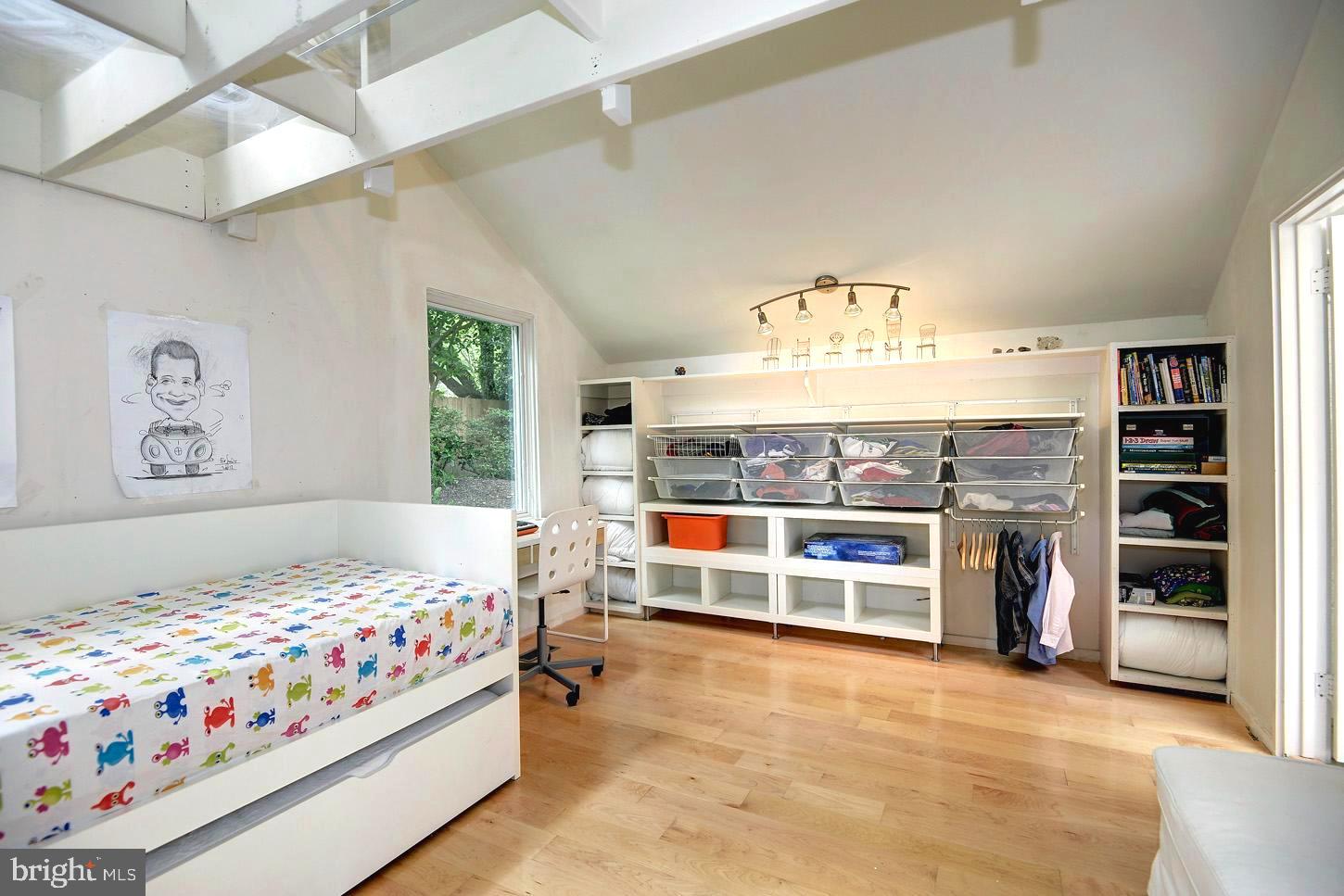 CHEVY CHASE - Residential