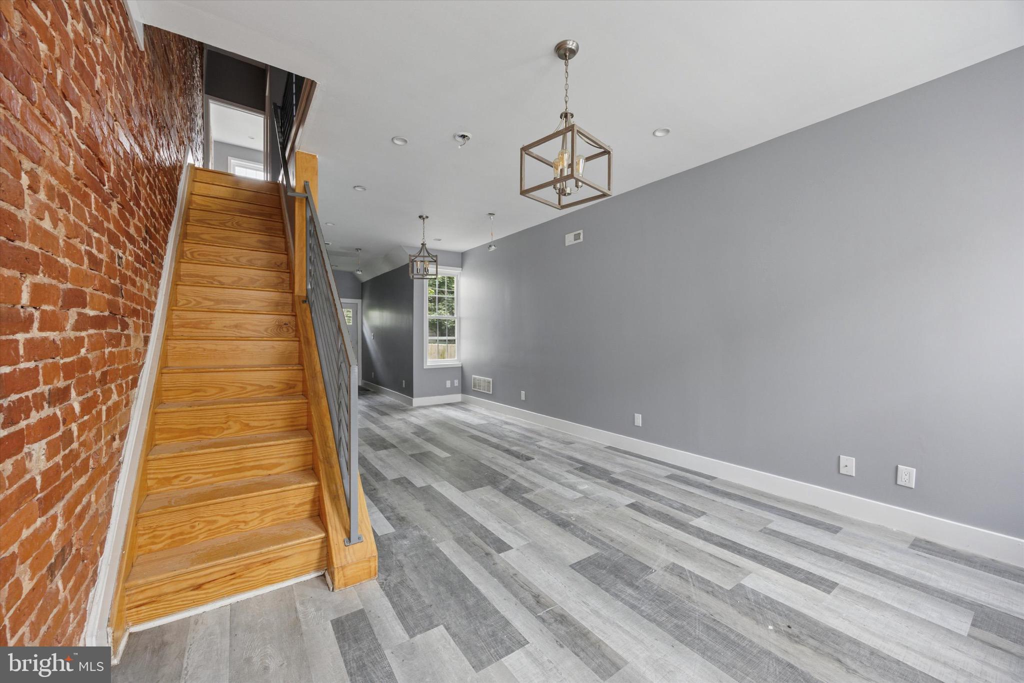 STRAWBERRY MANSION - Residential