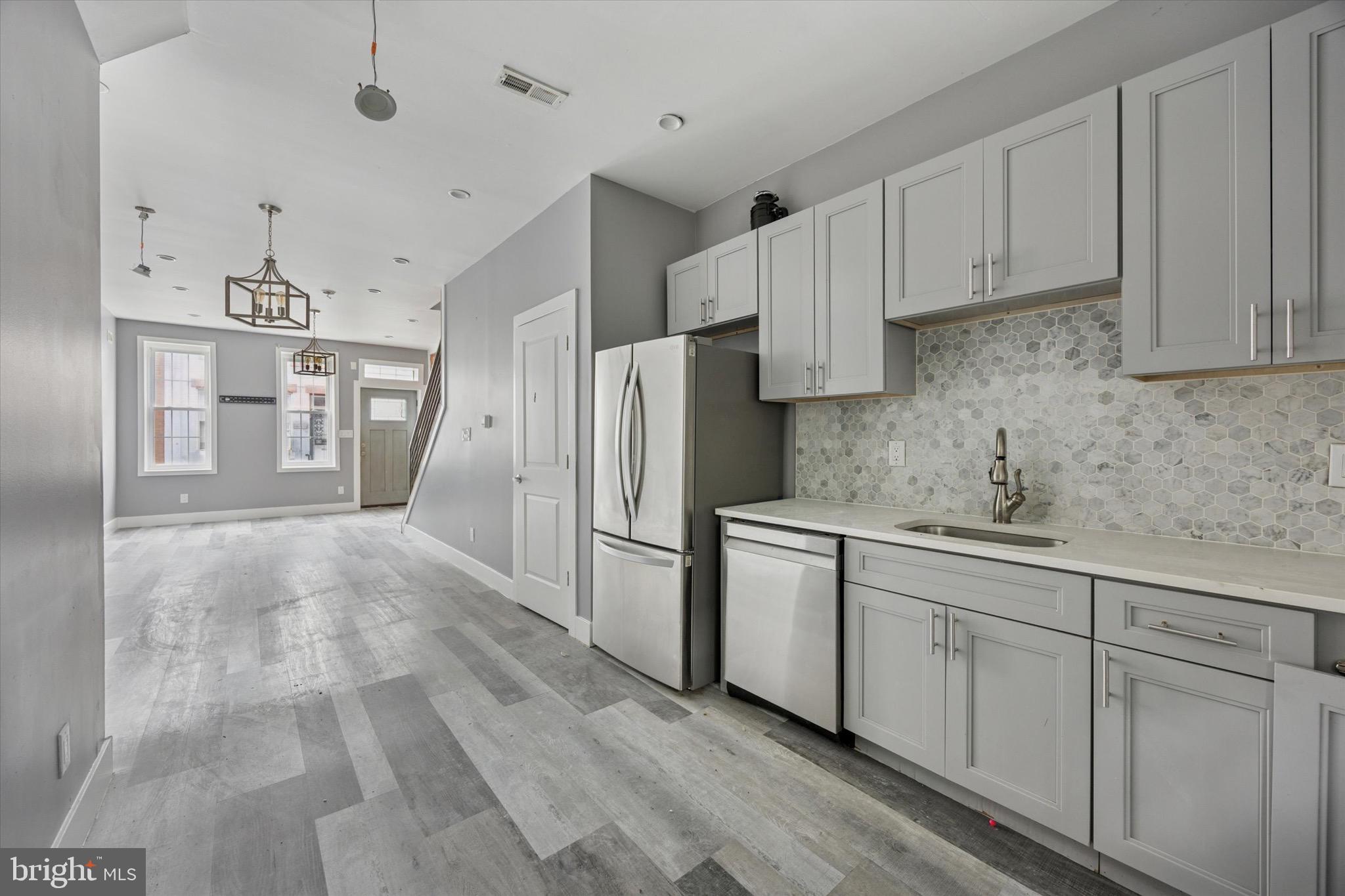 STRAWBERRY MANSION - Residential