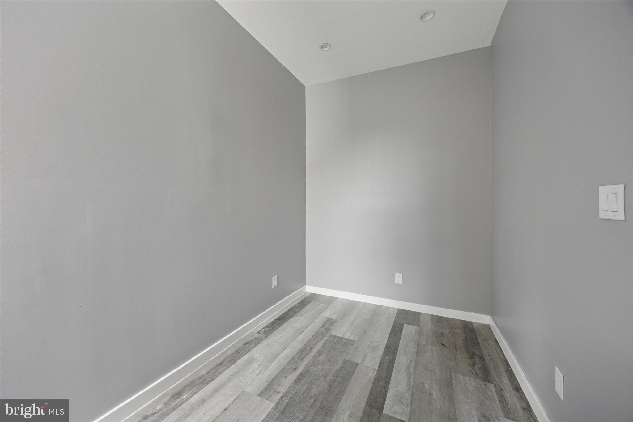 STRAWBERRY MANSION - Residential