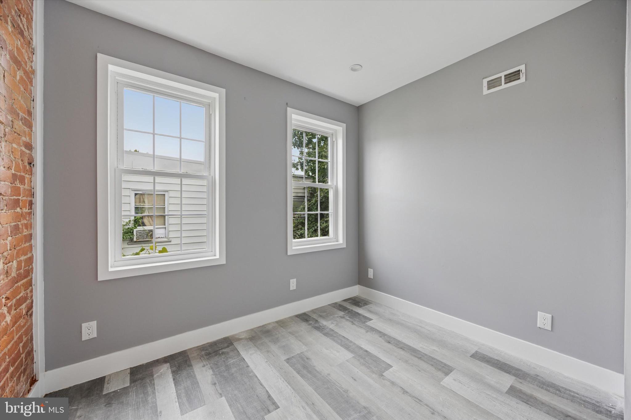 STRAWBERRY MANSION - Residential