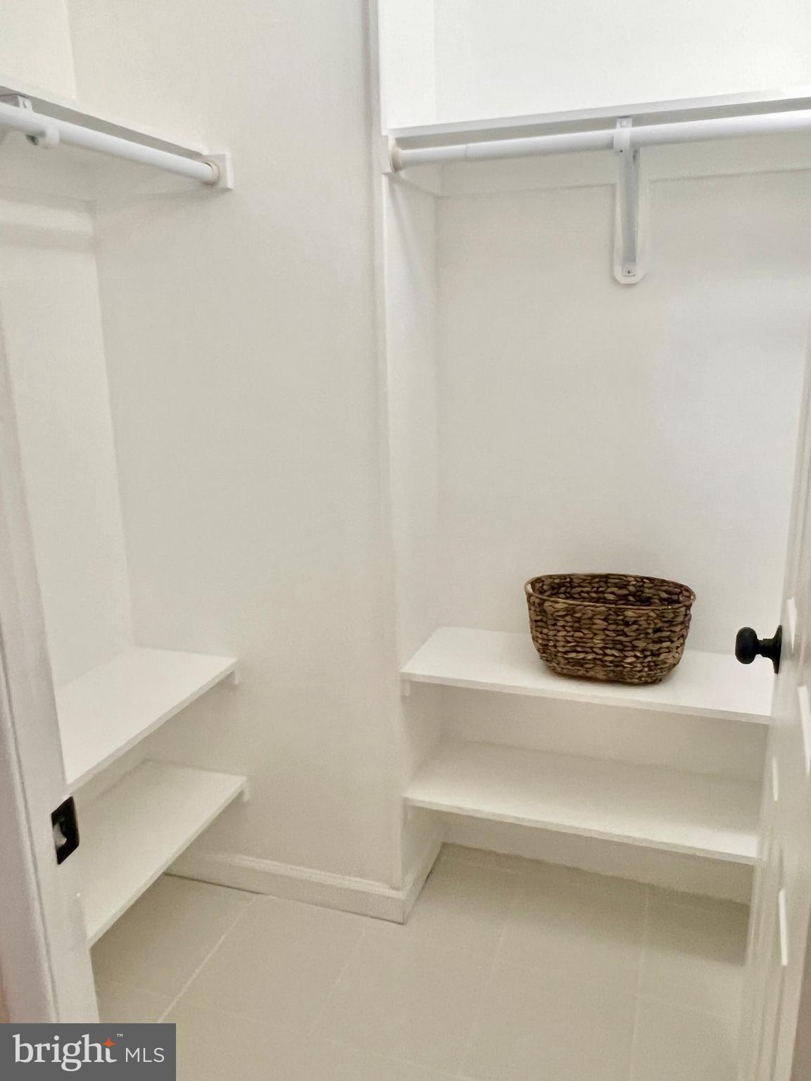 LEISURE WORLD - Residential