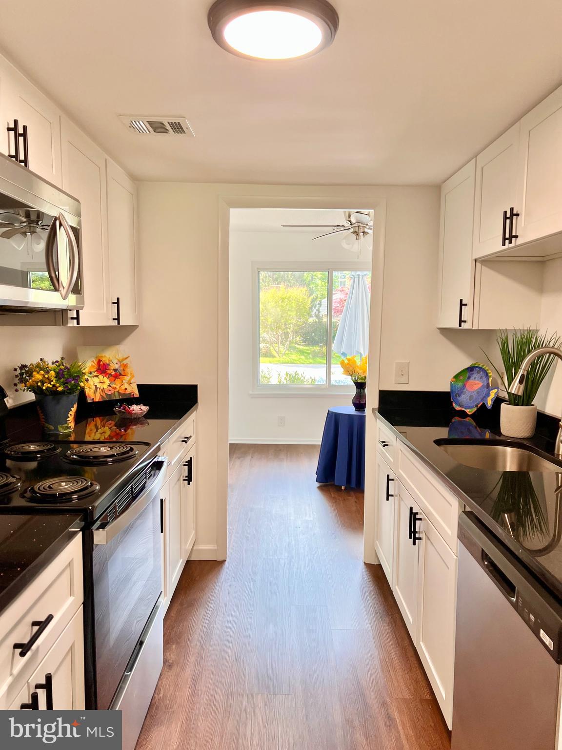 LEISURE WORLD - Residential