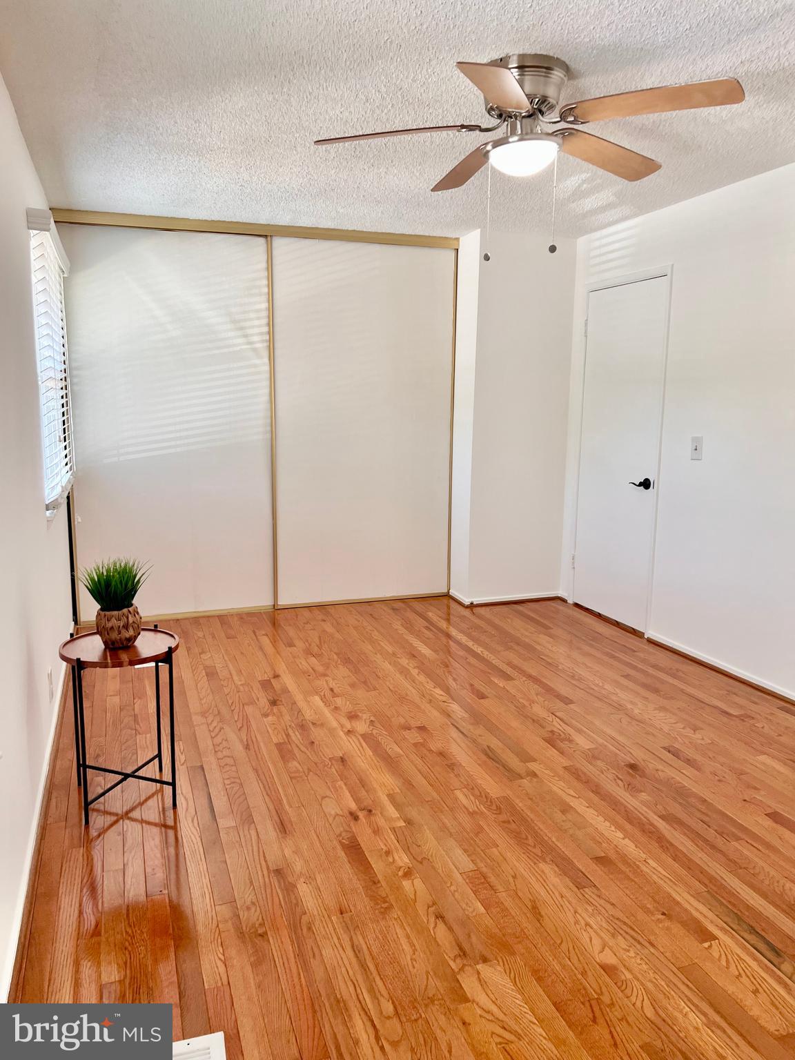 LEISURE WORLD - Residential