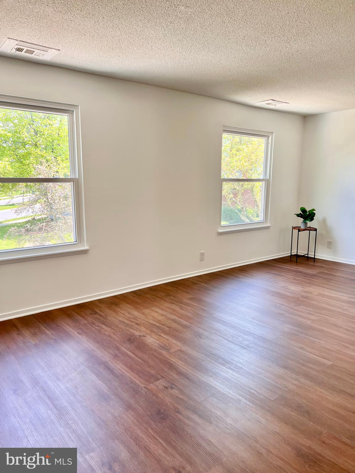 LEISURE WORLD - Residential