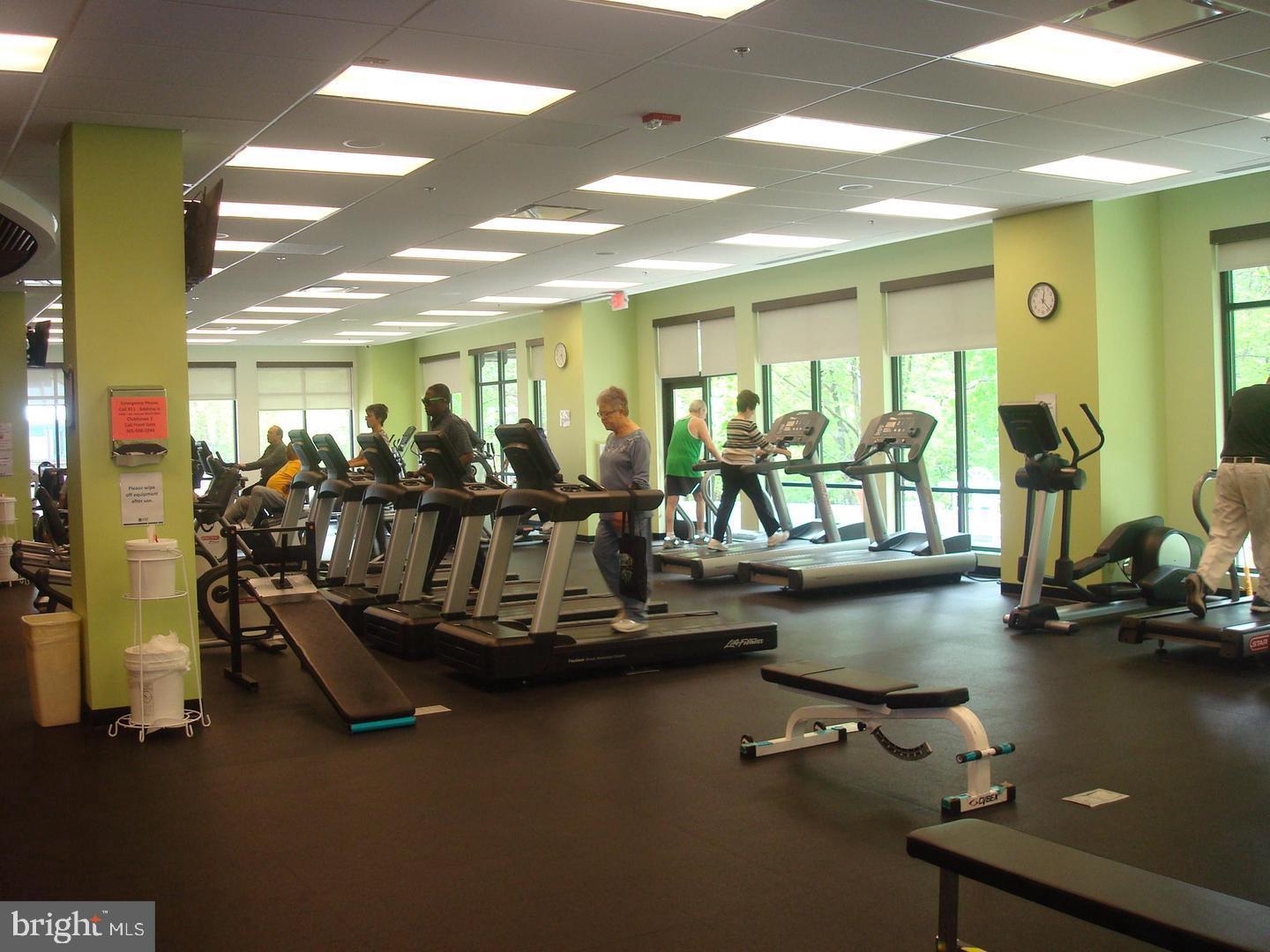 LEISURE WORLD - Residential