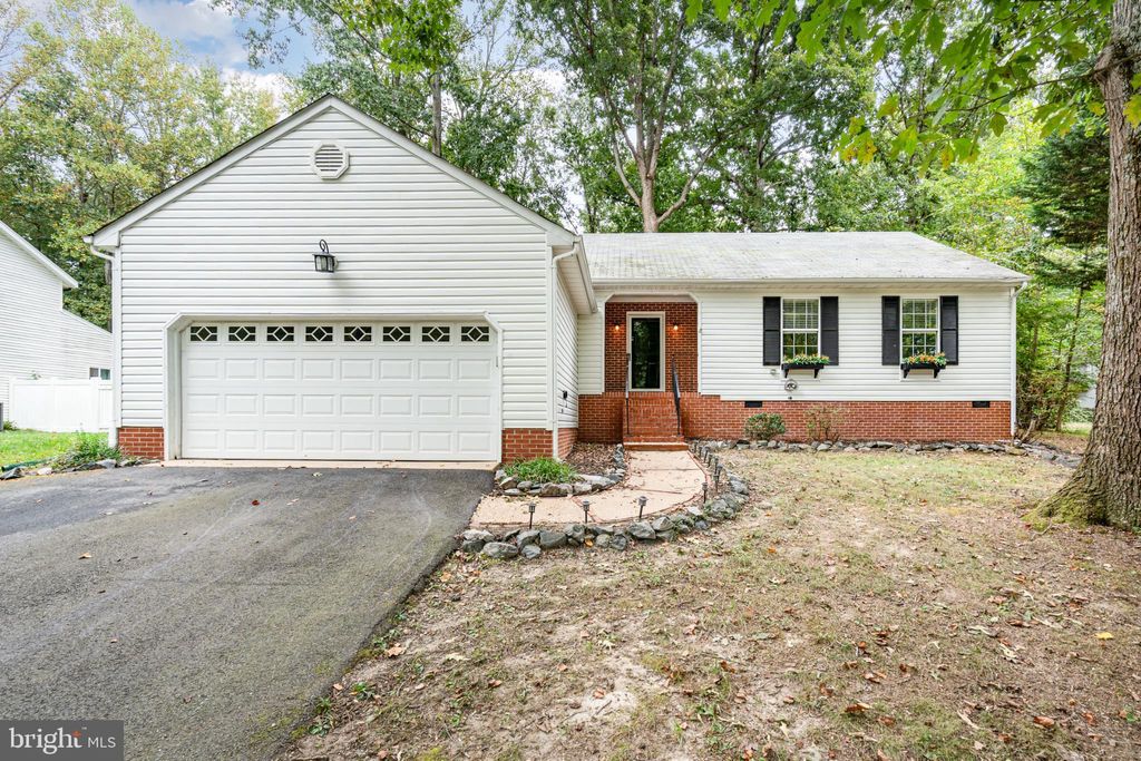 Photo of 11609 Silverleaf Lane, FREDERICKSBURG, VA 22407 (MLS # VASP2036388)