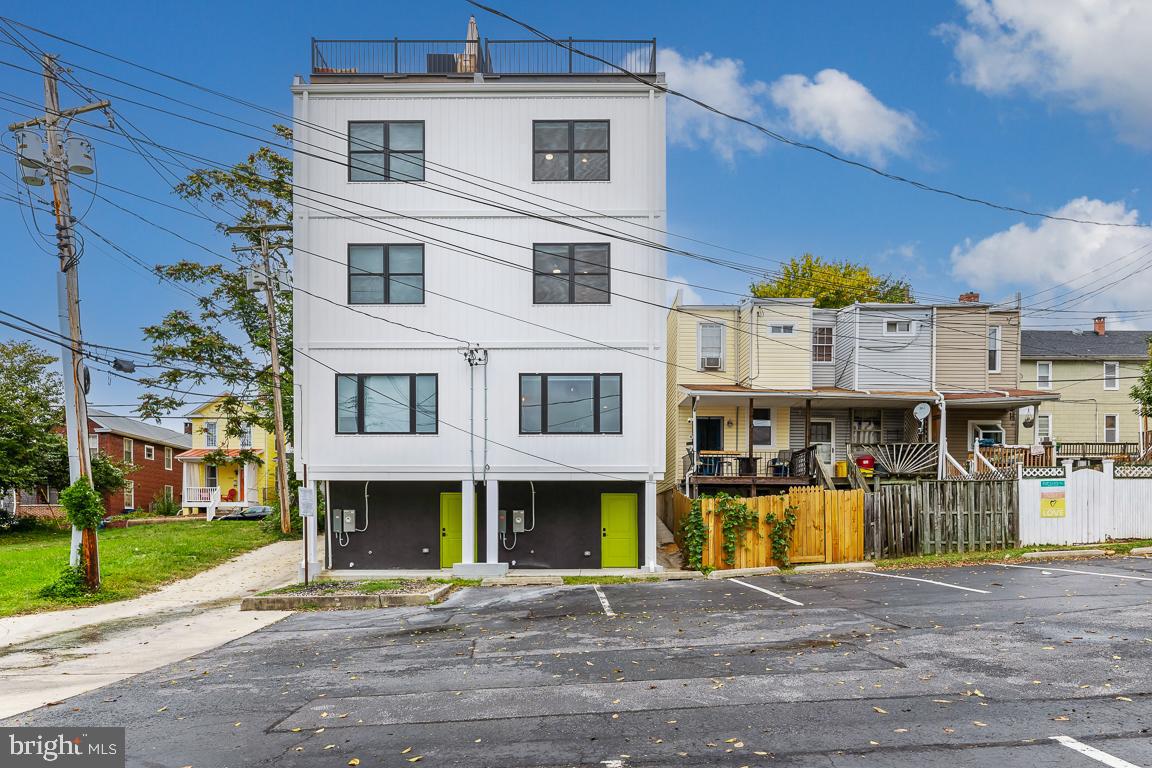 HAMPDEN HISTORIC DISTRICT - Residential Lease