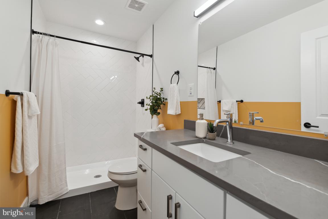 HAMPDEN HISTORIC DISTRICT - Residential Lease