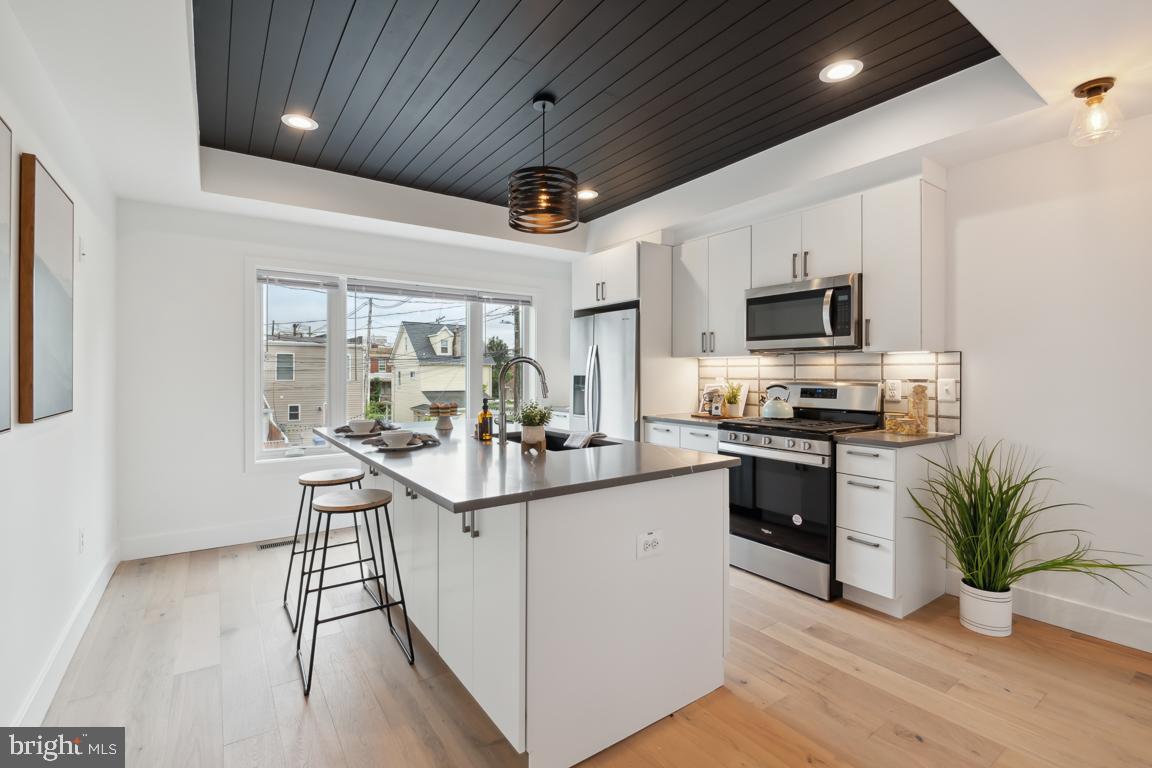HAMPDEN HISTORIC DISTRICT - Residential Lease