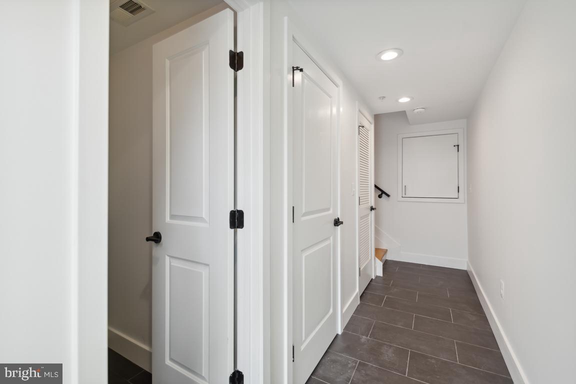 HAMPDEN HISTORIC DISTRICT - Residential Lease