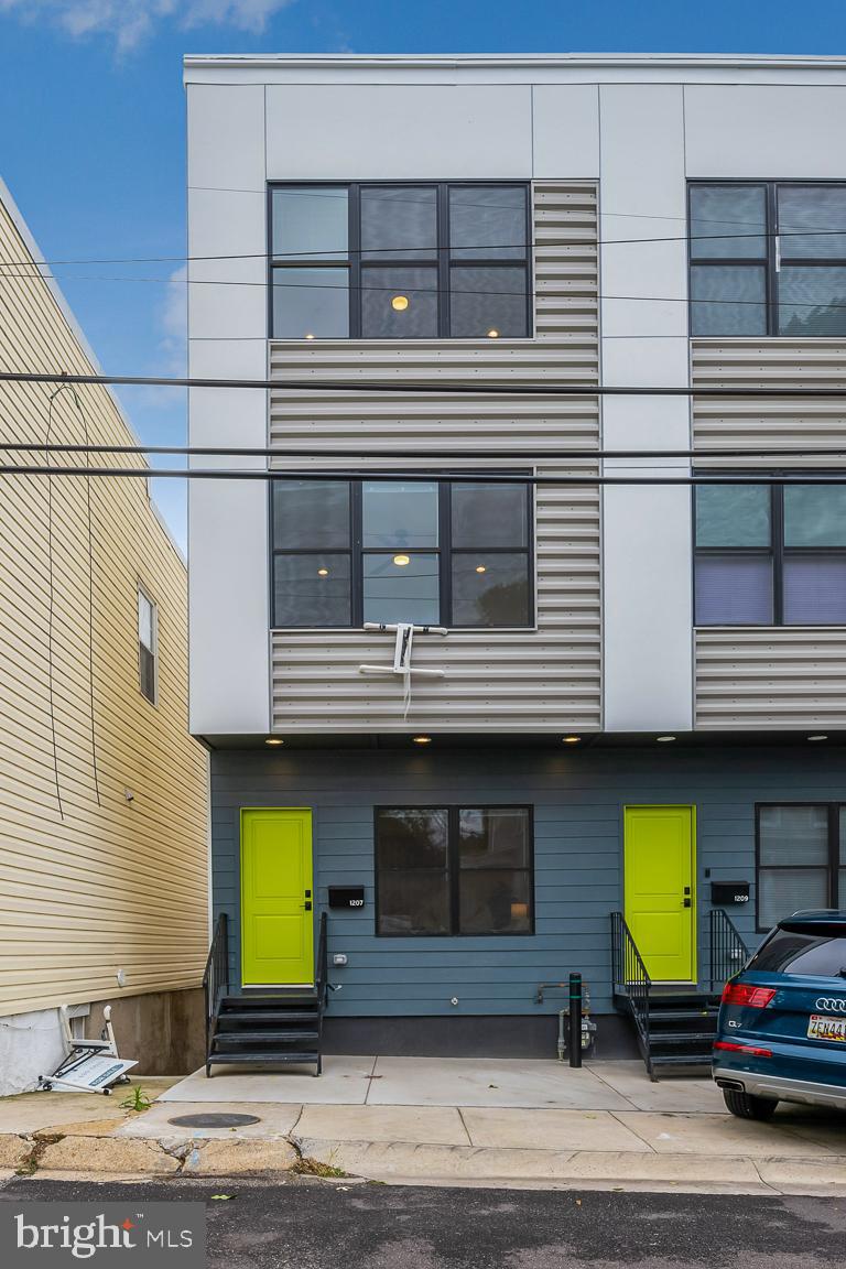 HAMPDEN HISTORIC DISTRICT - Residential Lease