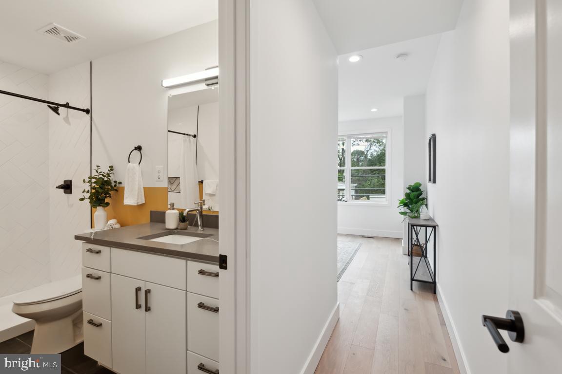 HAMPDEN HISTORIC DISTRICT - Residential Lease