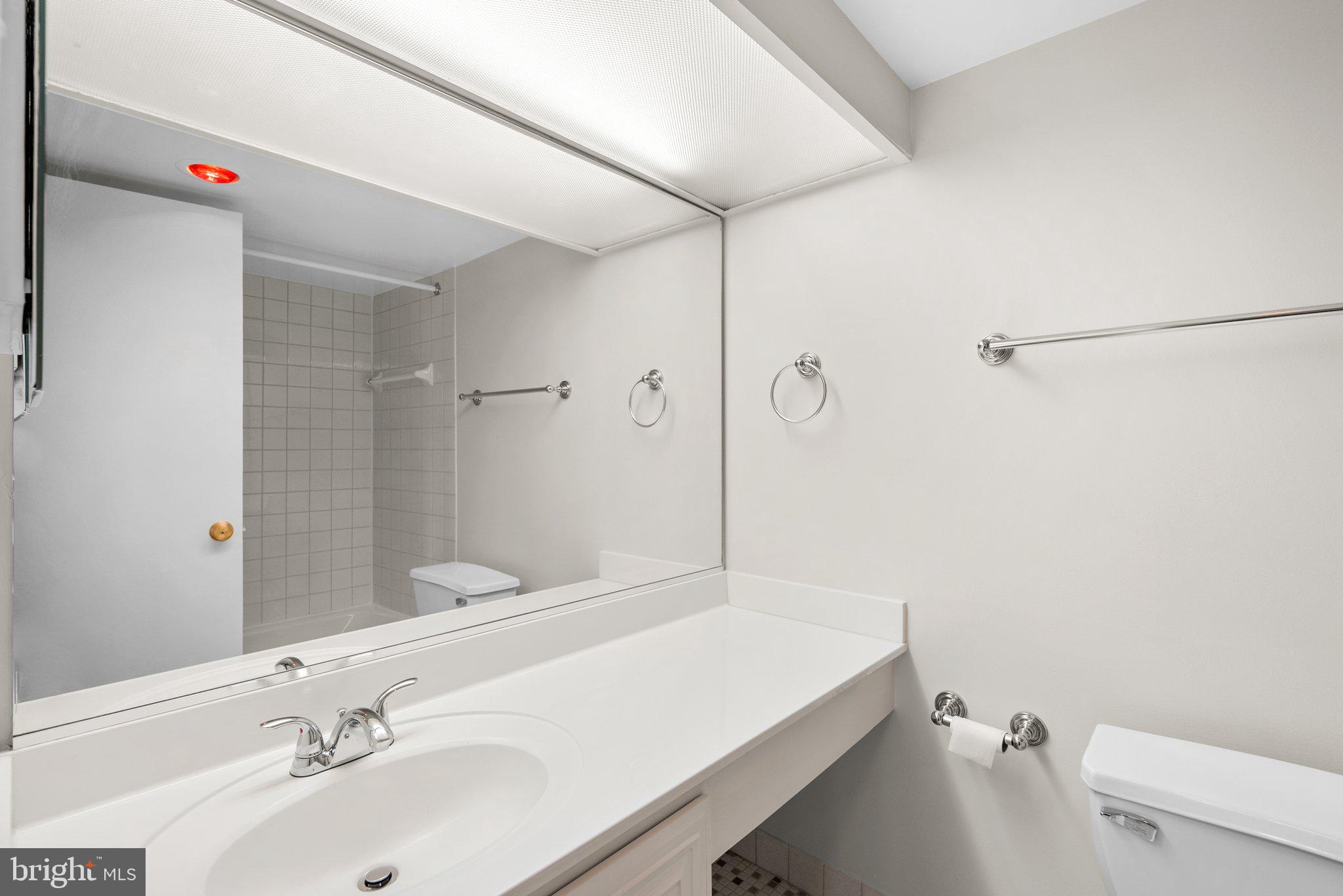 TOWERS IN WESTCHESTER PARK - Residential