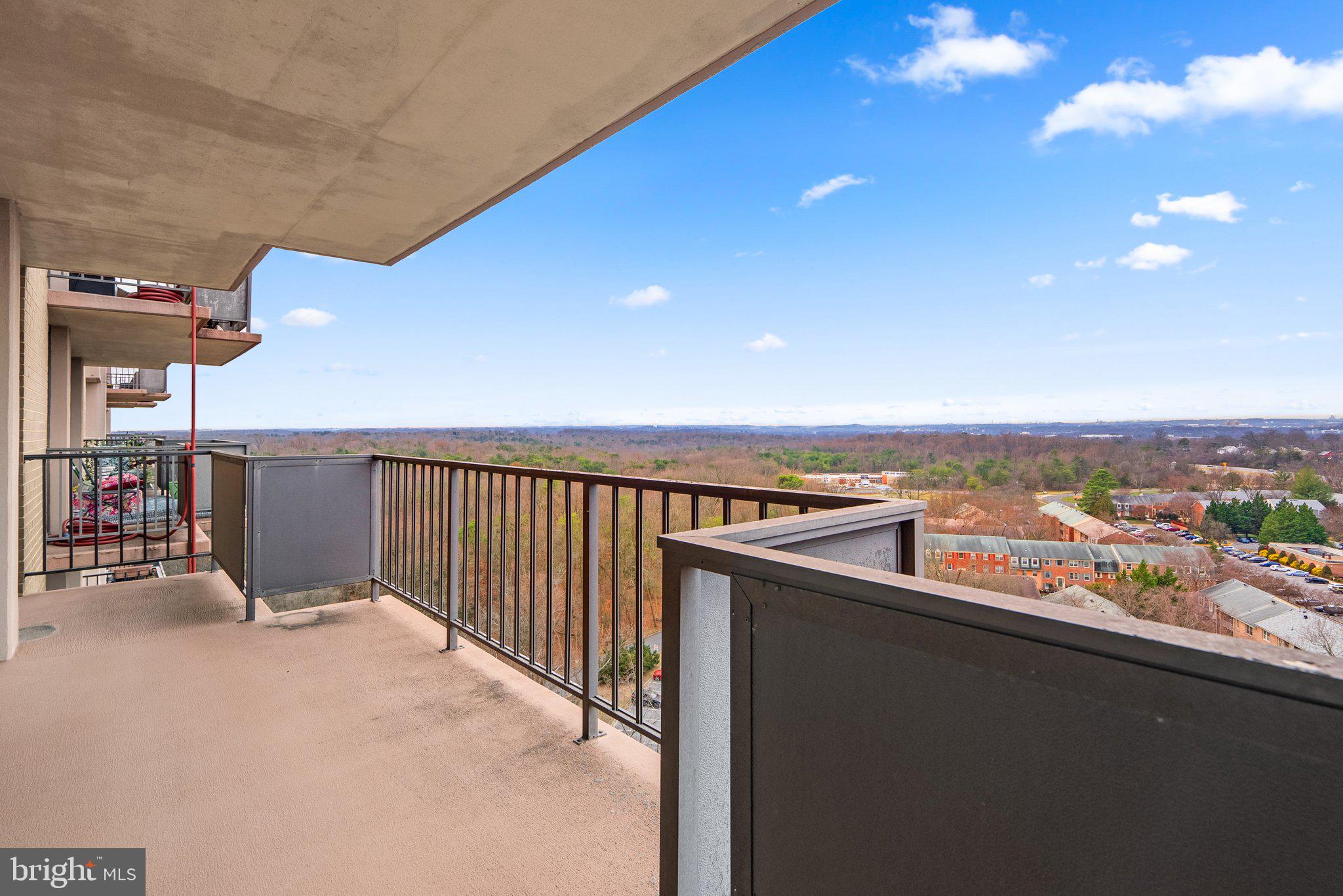 TOWERS IN WESTCHESTER PARK - Residential