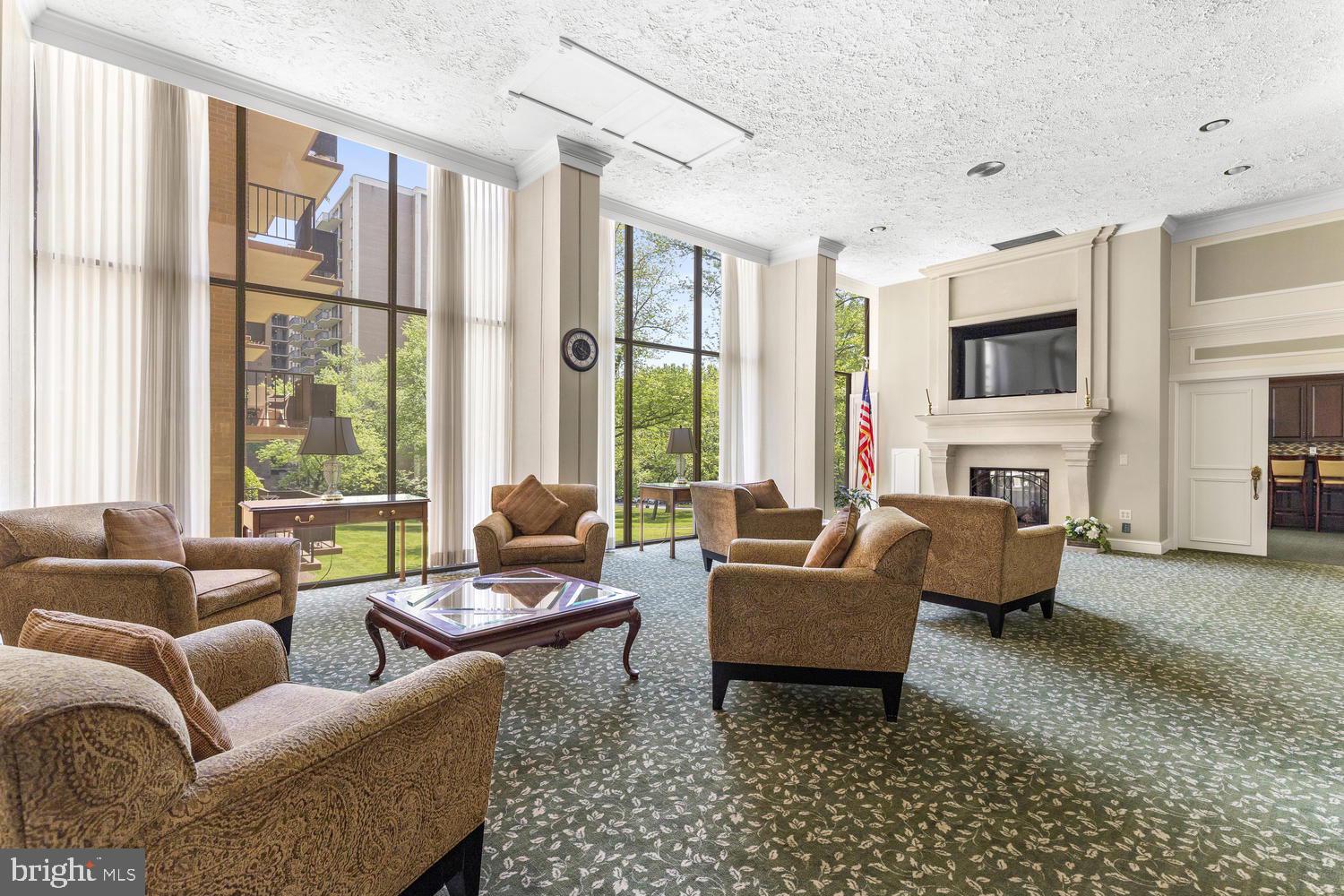 TOWERS IN WESTCHESTER PARK - Residential