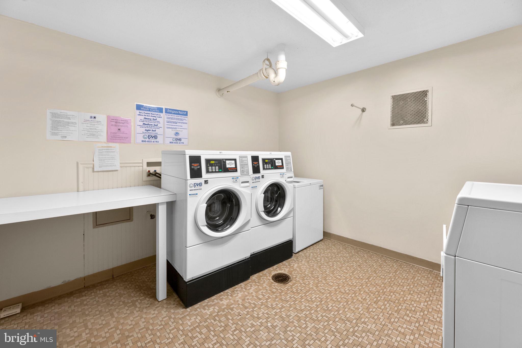 TOWERS IN WESTCHESTER PARK - Residential