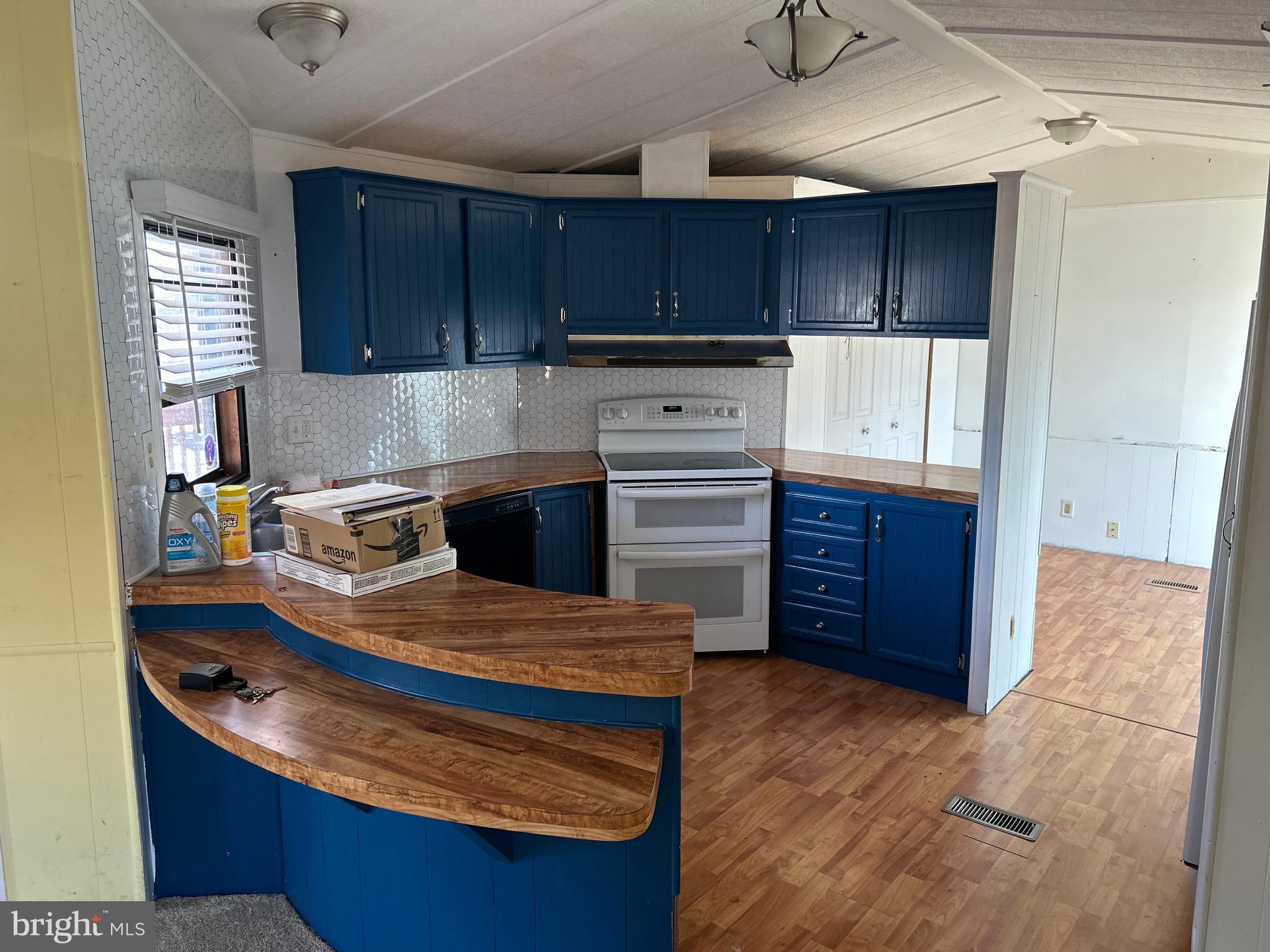 APPLEVILLE WEST - Residential