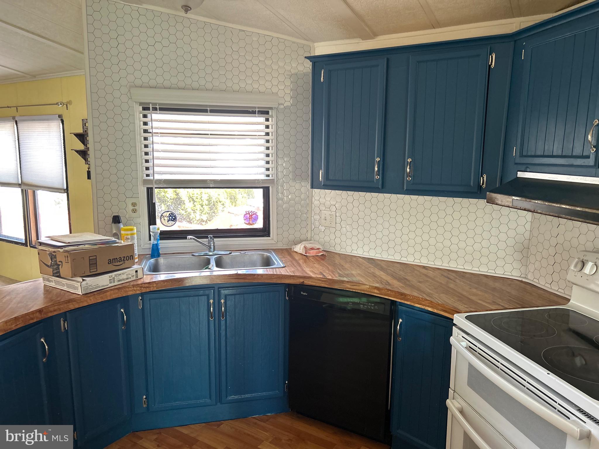 APPLEVILLE WEST - Residential